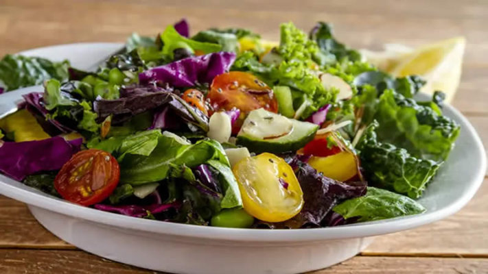 How Long Is Salad Still Safe To Eat?