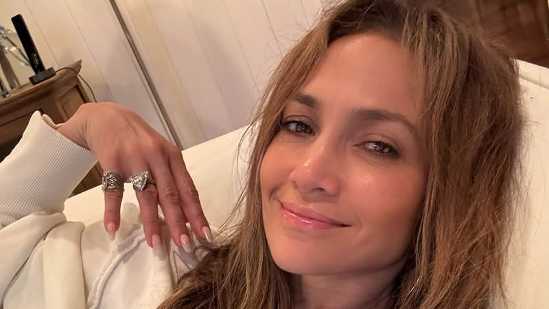 Jennifer Lopez low makeup