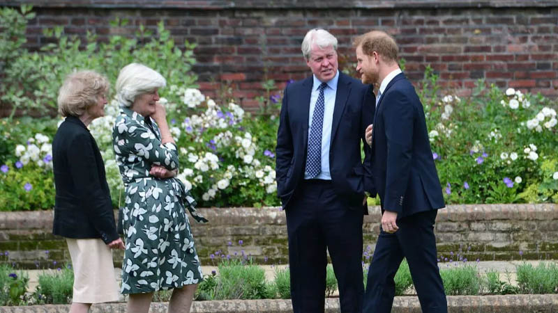 Prince Harry Close Ties with Spencer Family